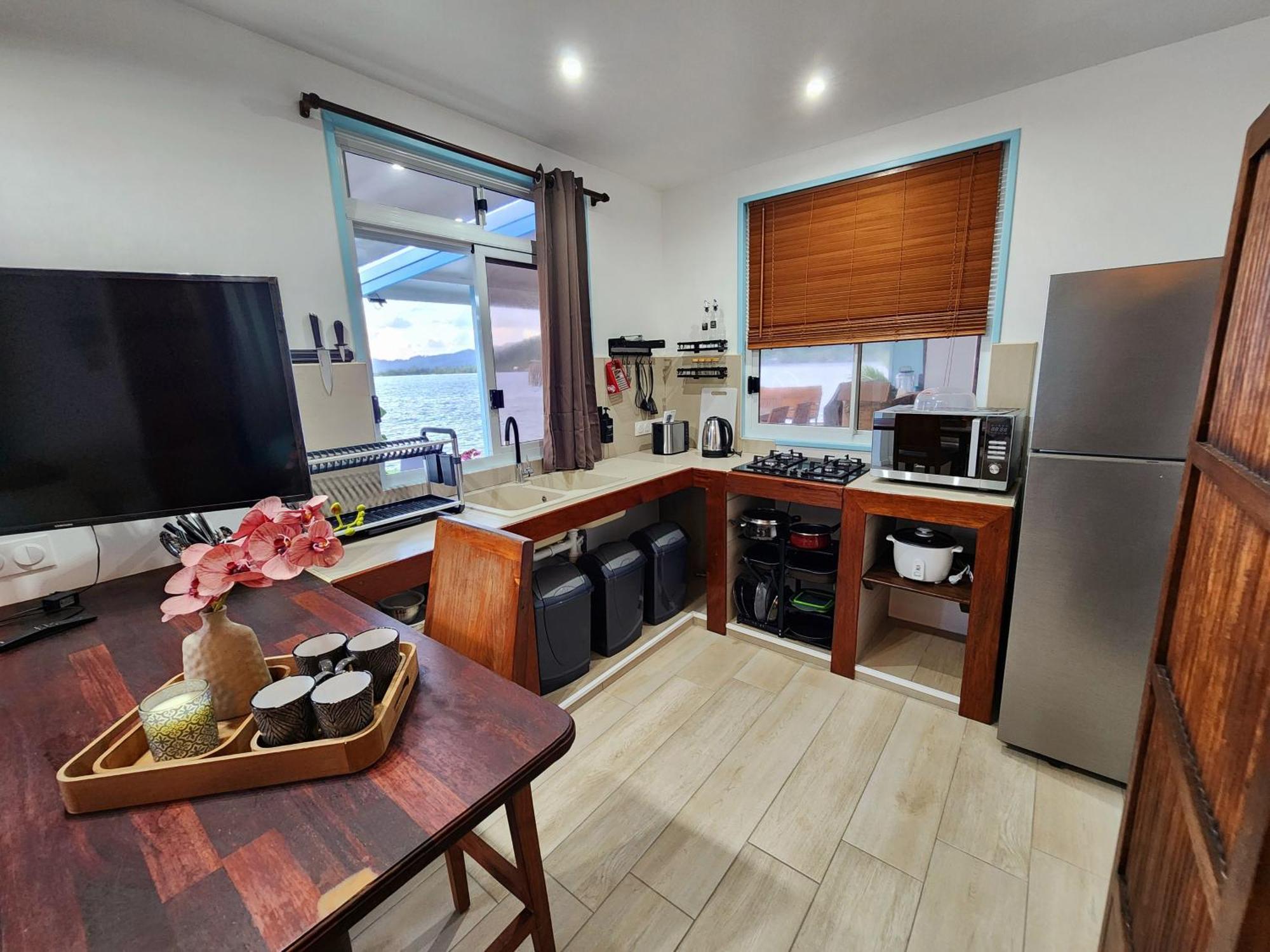 Studio Bord De Mer Fare Tahitea Pension Taputapuapea Ngoại thất bức ảnh